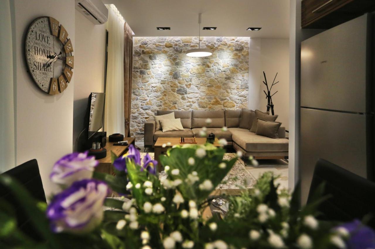 La Larissa Luxury Apartments Peneus Bagian luar foto